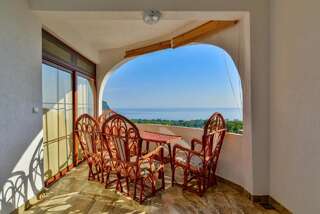 Апартаменты Pataki Guesthouse Петровац Апартаменты Делюкс с 2 спальнями, вид на море-3